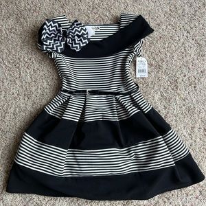 NWT Kohl’s Girls Dress w/Hair Bow